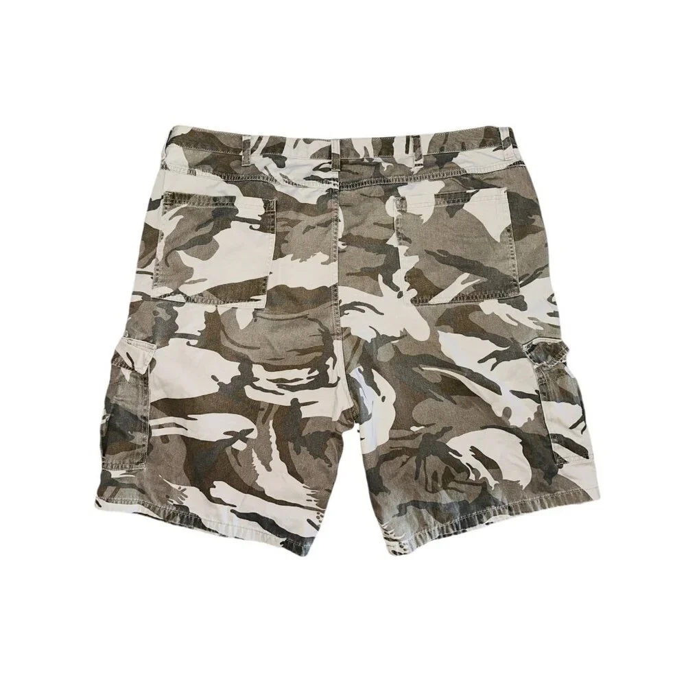 B2 Wrangler Cargo Camo Green Shorts Men's Size 44